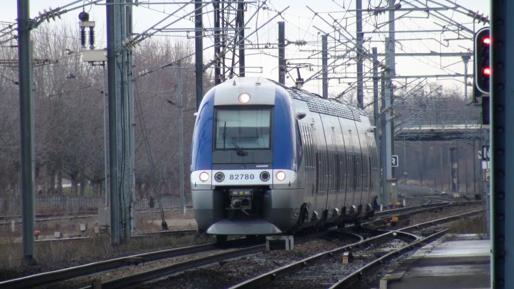 B 82780 (ou BiBi) du TER Alsace arrivant en Gare de Sélestat by SocoA