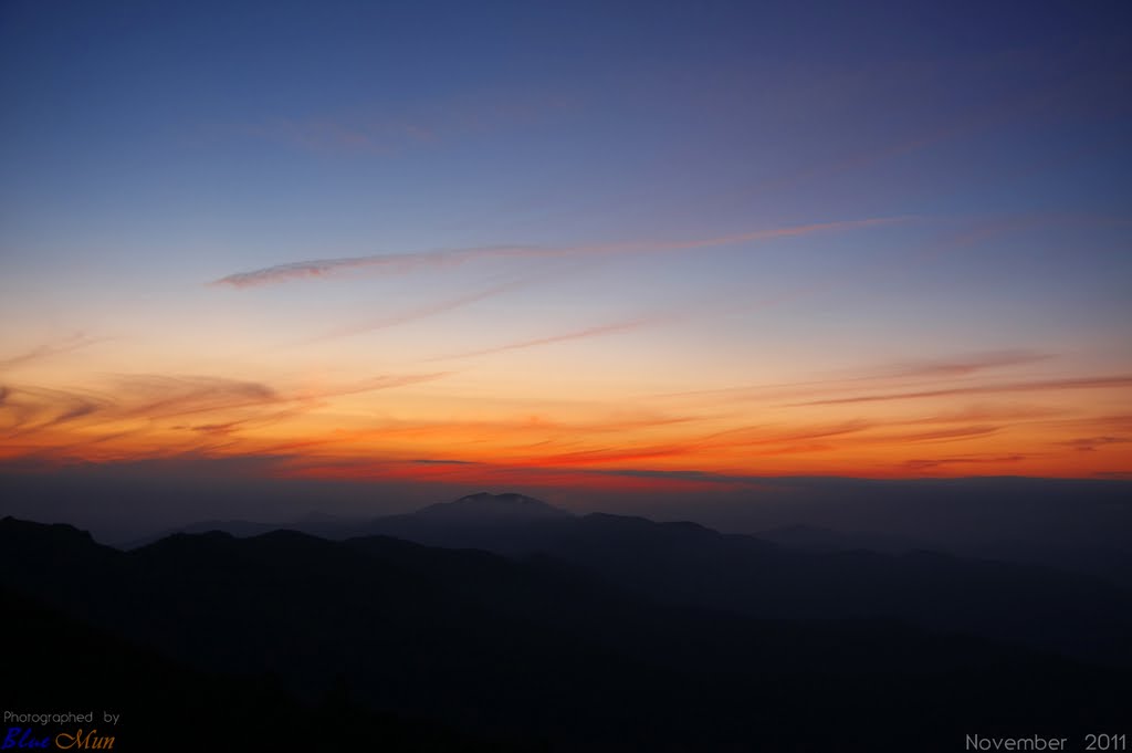 Sunset, Jangteomok shelter, Mt. Jiri National Park, Hamyang, Gyeongsangnam-do, Korea by Blue Mun