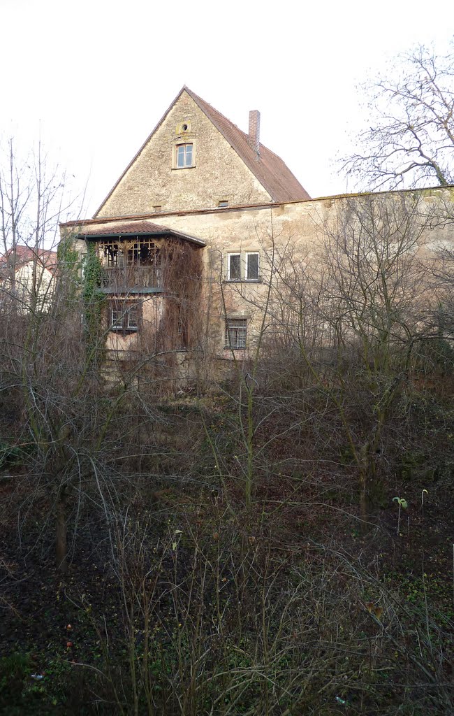 Seit langem ist die alte Stadtmauer eine Hauswand by WanderGroschi & CGK