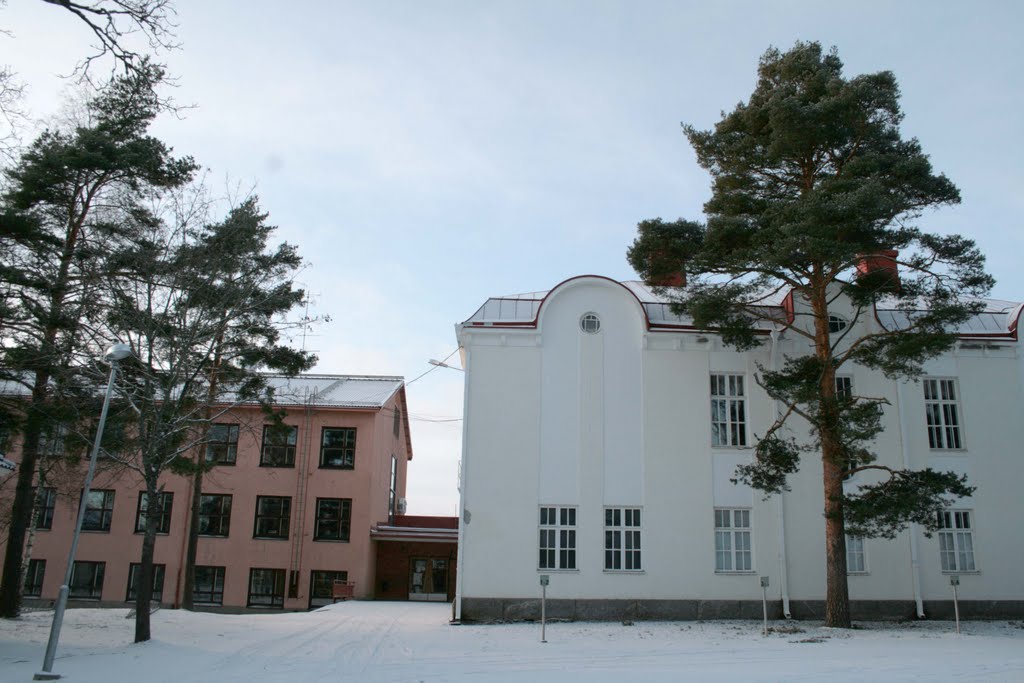 Toijala, Center, School Center Arvo Ylpön Koulu, 1 January 2012 by Johanan Järvinen