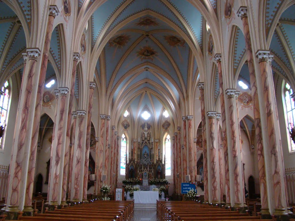 Interior da Igreja Matriz de Veranópolis by Cassiano Miglia Vacca