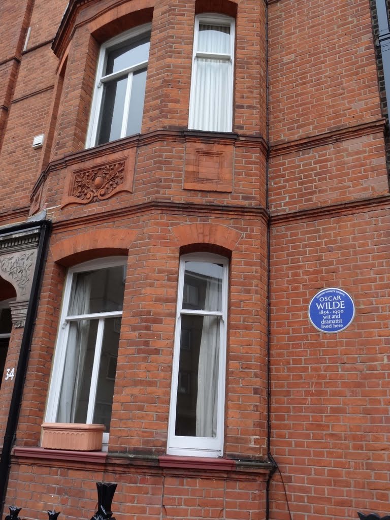 Oscar Wilde lived here by Christof Verboven