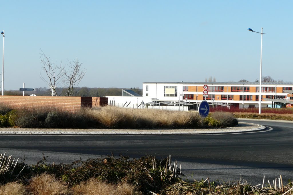 Isneauville, rond-point devant le collège Lucie Aubrac by tofil44