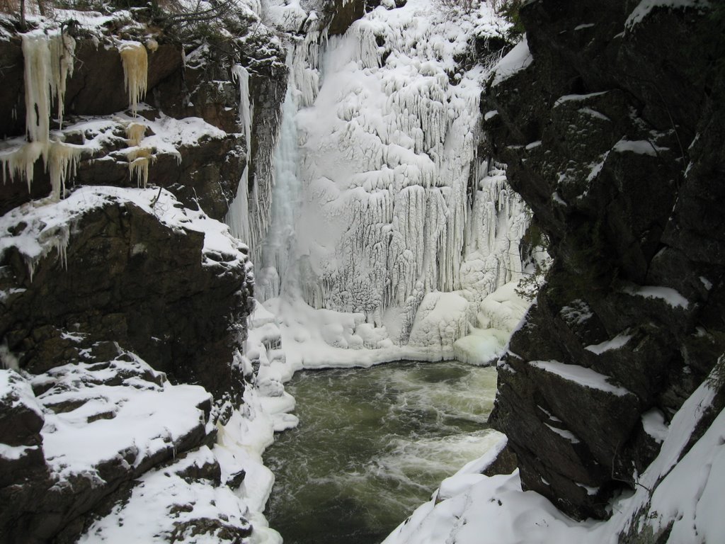 High Falls Gorge & Waterfall (80') by Chris Sanfino