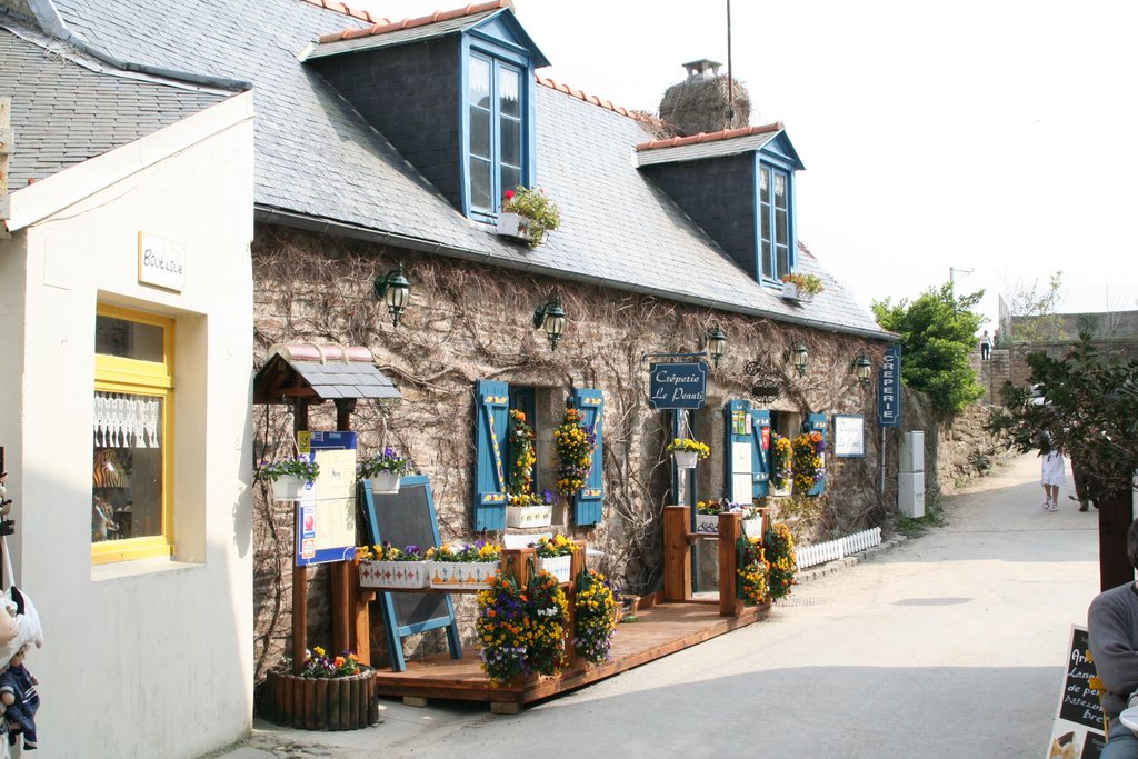 Concarneau Maison bleue by Bruno BEAUCHET