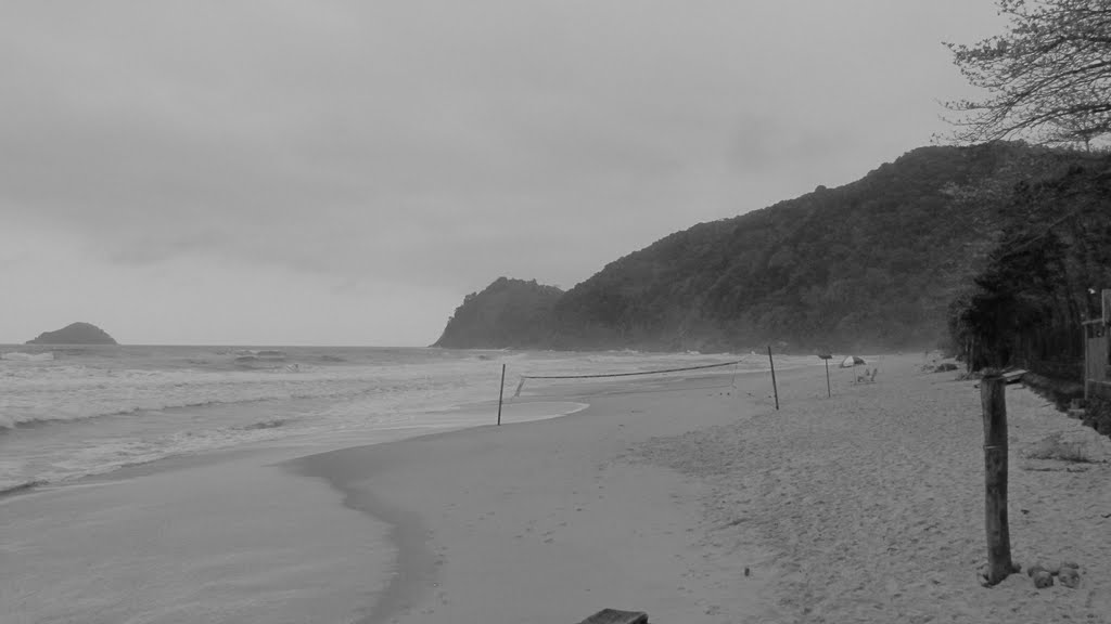 Camburi Beach, São Paulo, Brazil. by Fabiano Guidolin