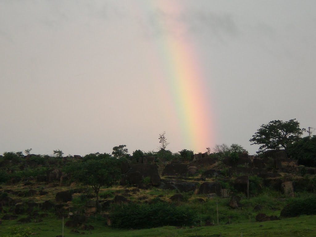 VISTA PARCIAL PRIMEIRO ARCO IRIS DO ANO AO ENTARDECER 01JAN2012 by OLAVO