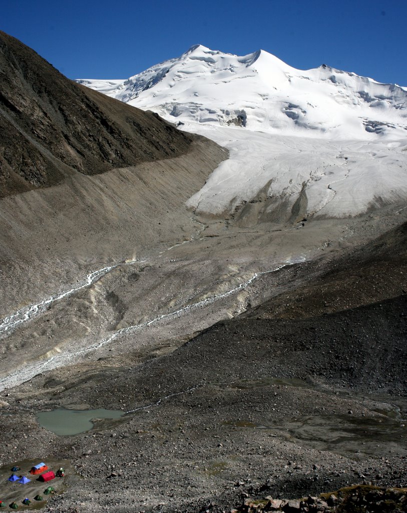 Nadezhda Glacier (Tien Shan) by René Collomb