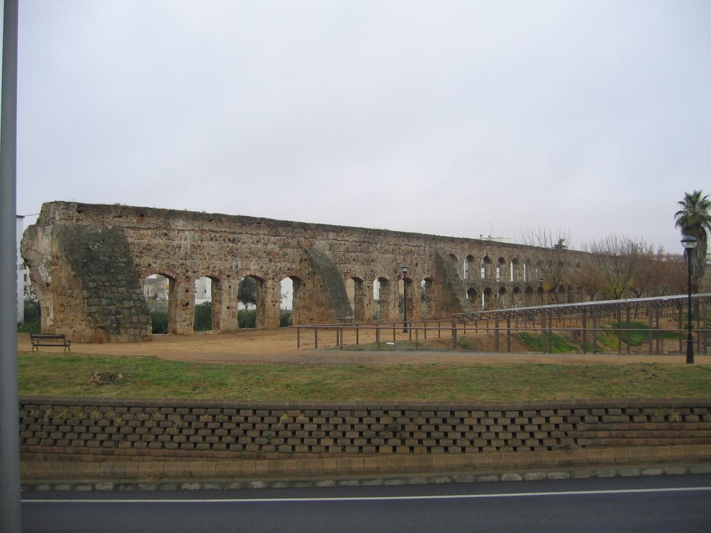 Acueducto de San Lazaro by O. Moreno