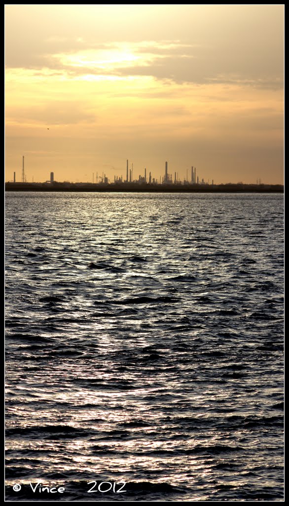 View across the Humber by V1NCE