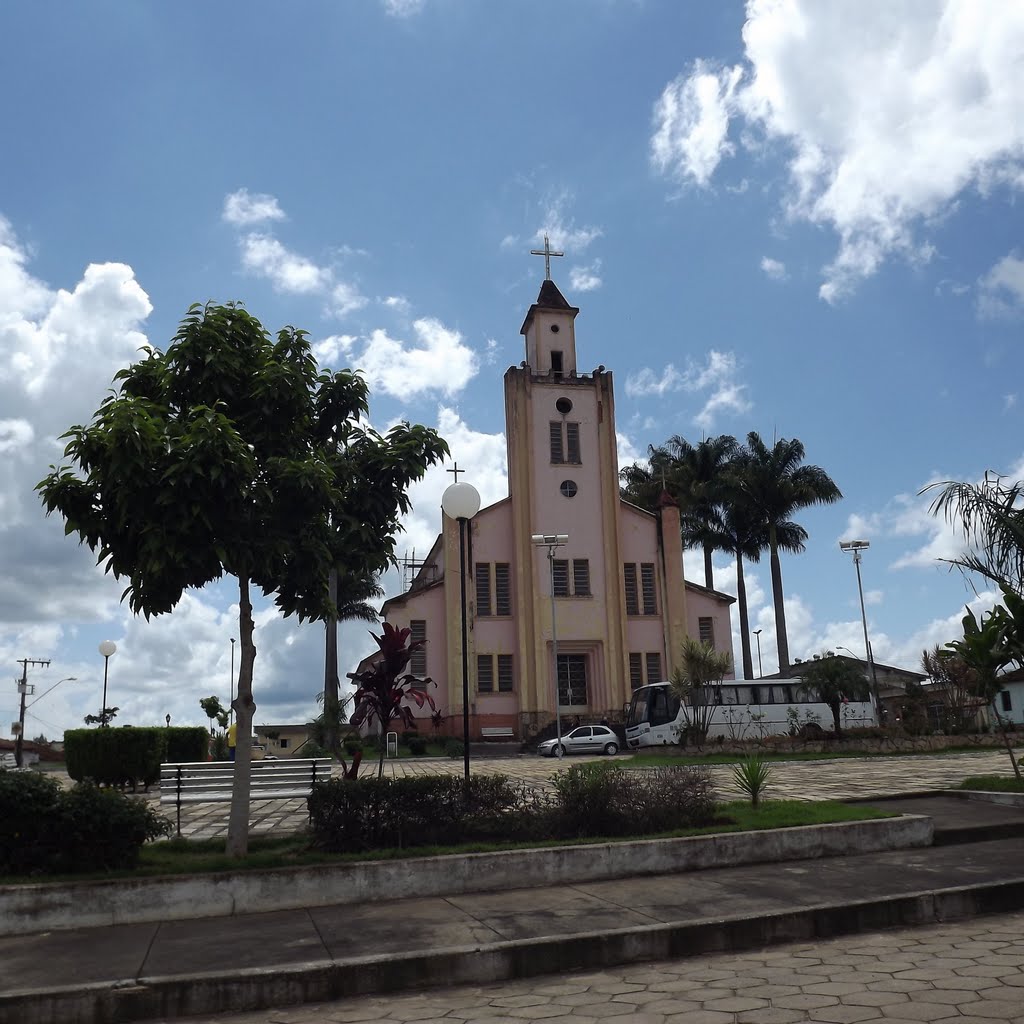 Igreja Matriz N. Sra. das Dores by montanha