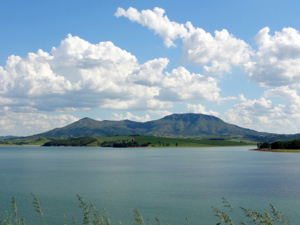 Carmo do Rio Claro - Serra da Tormenta by Marcelo Brolo