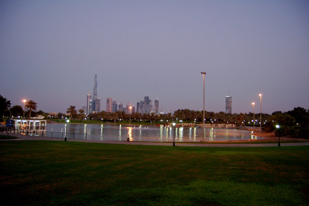 Burj Dubai from Safa Park - Dec 2007 by benjamin hippler