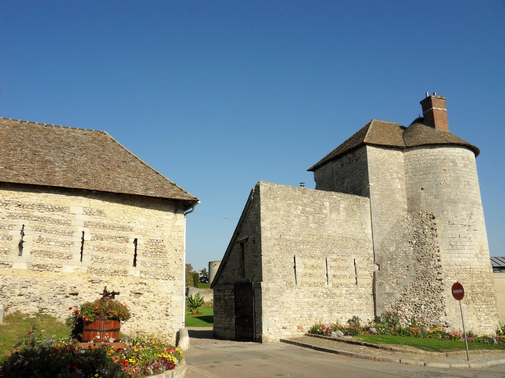 Château-Fort de Gisors by Jean-Paul Cerny