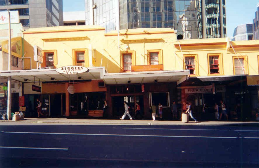 Ziggies Espresso Cafe, Auckland by Shaun Kiernan