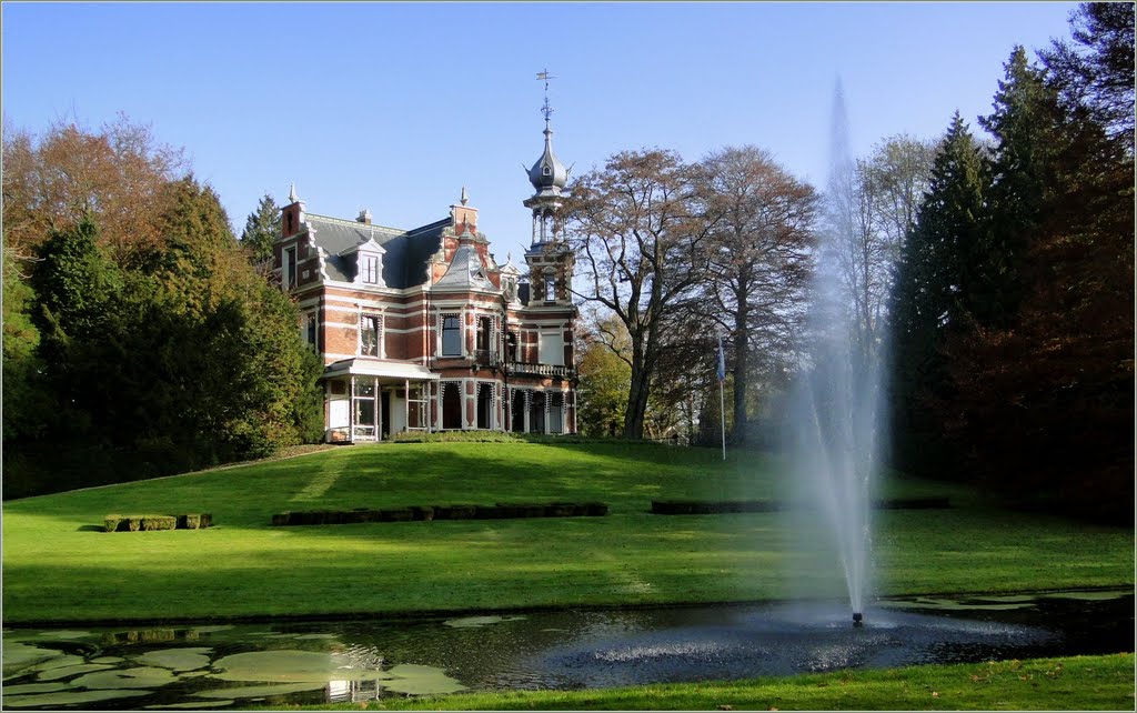 *Villa 'Berg en Dal' (1890), Baarn by Chris10 ©