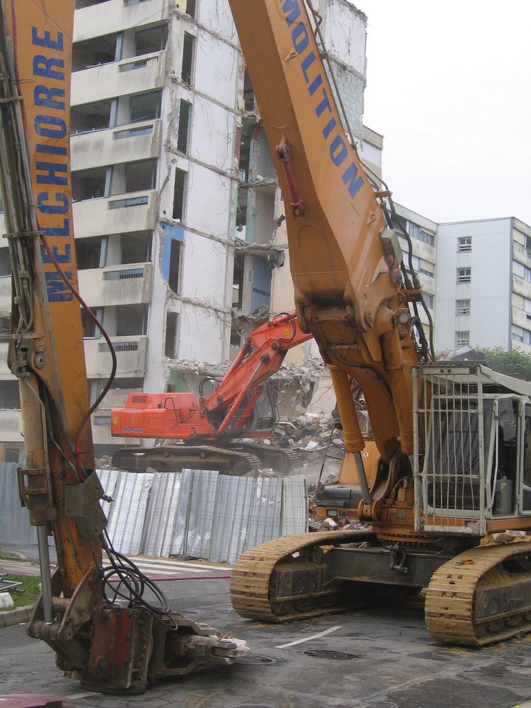 Démolition du 7 Les Hautes de Plaines by WTB