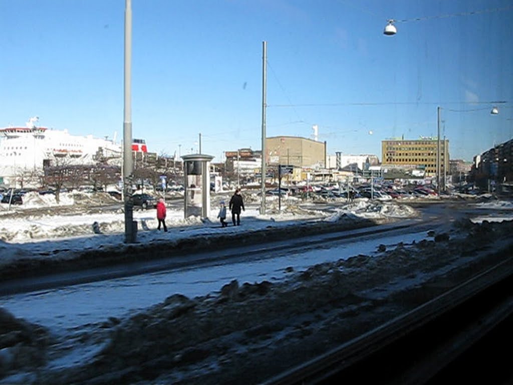 Utsikt från en spårvagn / view from a tram, Stigbergsliden, Göteborg, 2010 by Biketommy