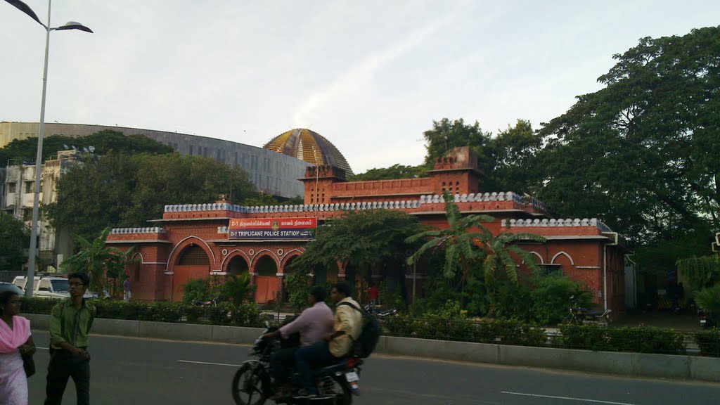 TRIPLICANE POLICE STATION by gowreesan