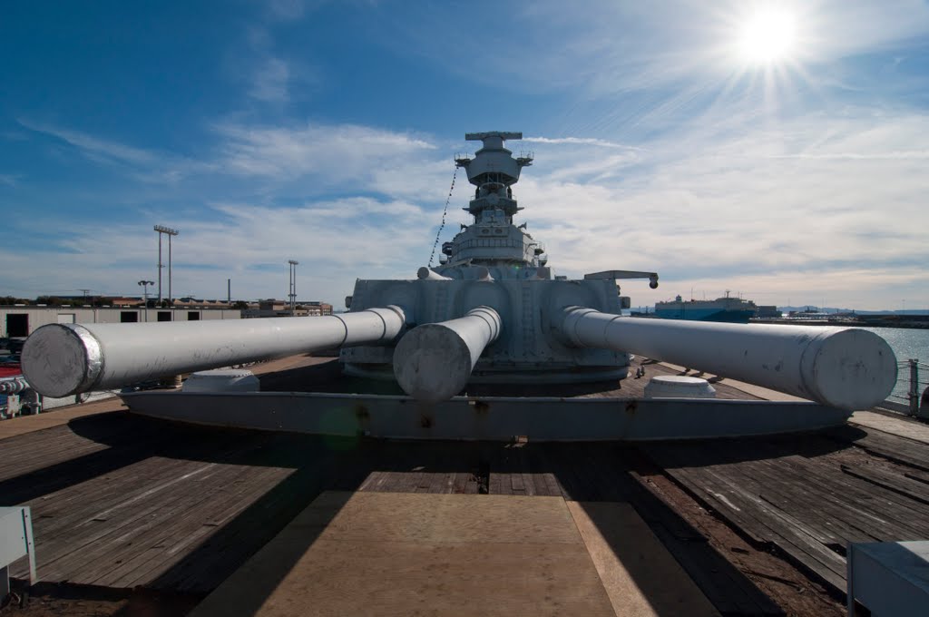 The Big Stick - The USS Iowa at the Port of Richmond by NateG