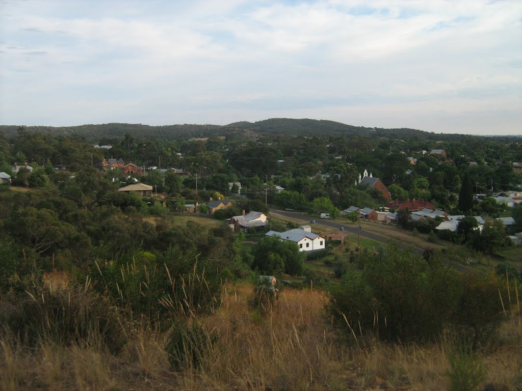 Looking N over Maldon township from Anzac Hill lookout near Maldon, Vic by Jason Boyd