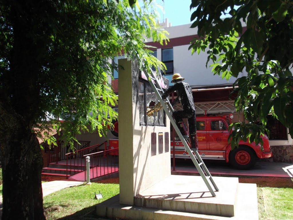 Vista Parcial dos Bombeiros da Brigada Militar,Passo Fundo,RS,Brasil. by fredysilva11