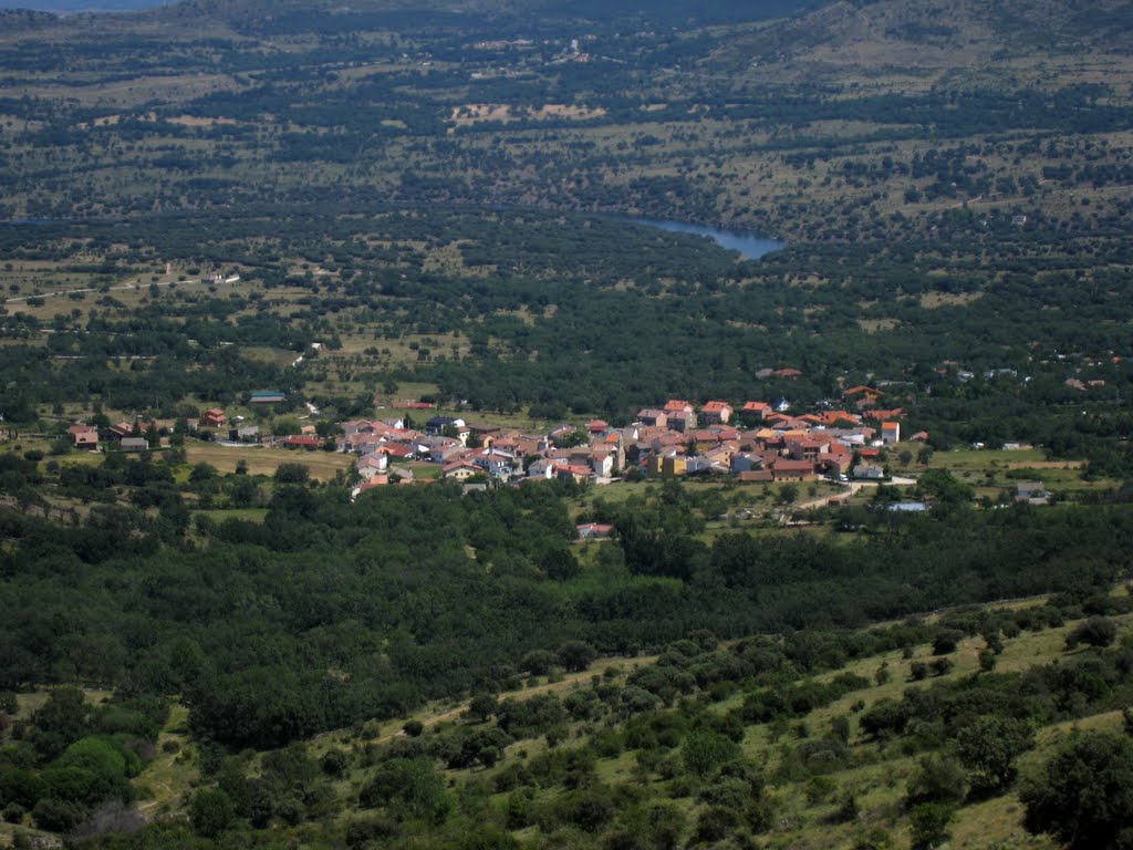 Gargantilla del Lozoya desde cañada del Tercio Nuevo, 2010. by 62 luisleon