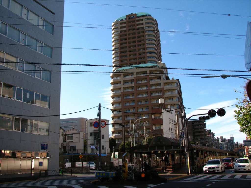 都電荒川線・早稲田停留所付近 Around Waseda Station of Tokyo Streetcar Arakawa Line by Grahabudayaindonesia