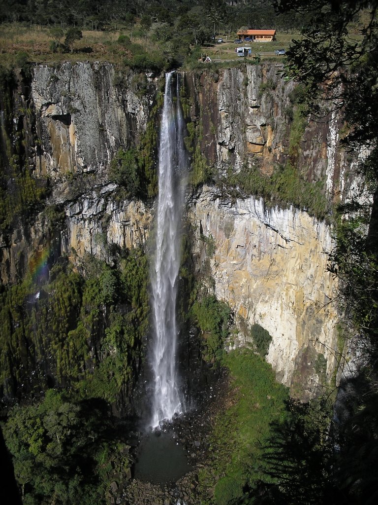 Cachoeira do Avencal em Uribici / Cascada Avencal en Urubici / Avencal Waterfall in Urubici by Johnny Virgil