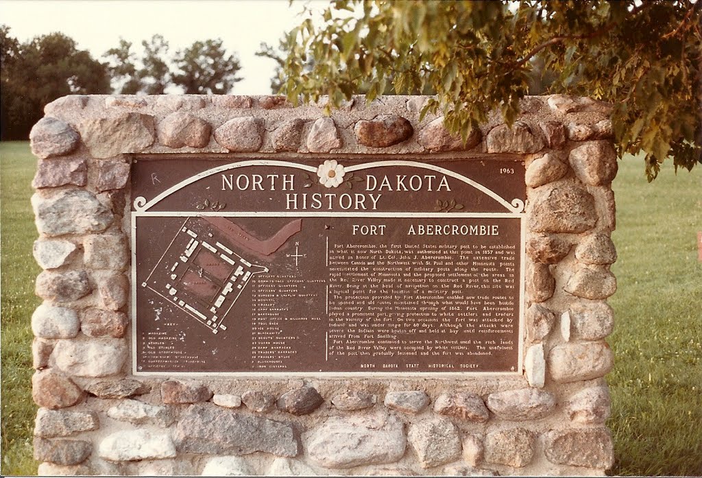 Fort Abercrombie Monument by rutschke.jr