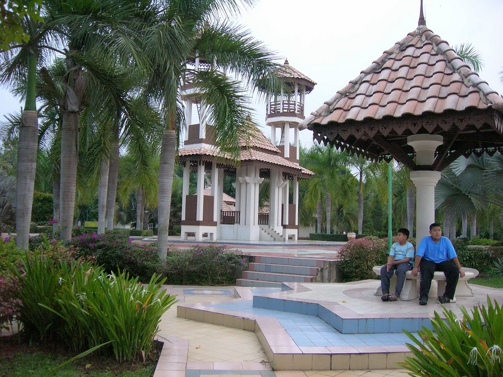 Structures of Taman Tengku Anis by razinda