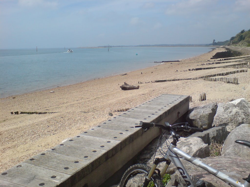 Lepe Rd, Southampton SO45 1AD, UK by gostty