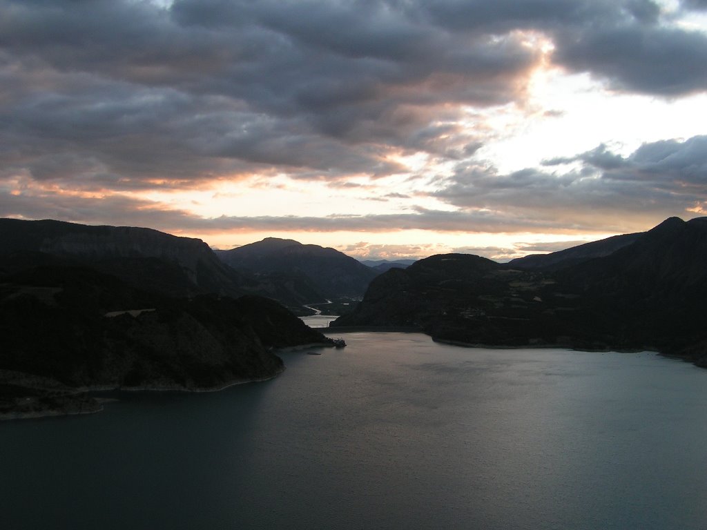 Lac de Serre-Poncon im Abendlicht by RDZfds