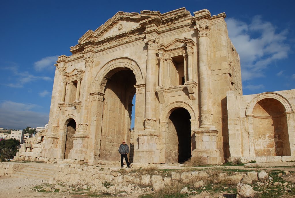 PUERTA DE ADRIANO JERASH by angbar11