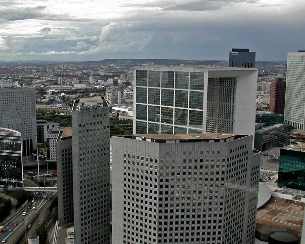 Grande Arche depuis le 43e étage de la Tour Défense 2000 by jbb92