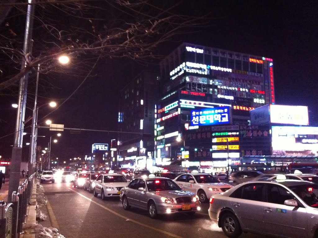 Suwon Station 수원역 by plumgarden