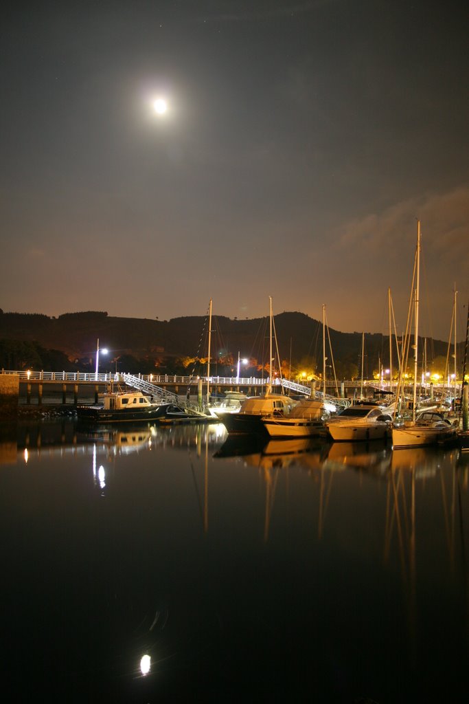 Puerto deportivo de zumaya en la noche by miguelgt20