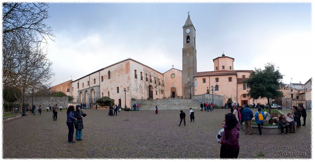 Fonni: Basilica di N. S. Dei Martiri - Cortile by nasanton