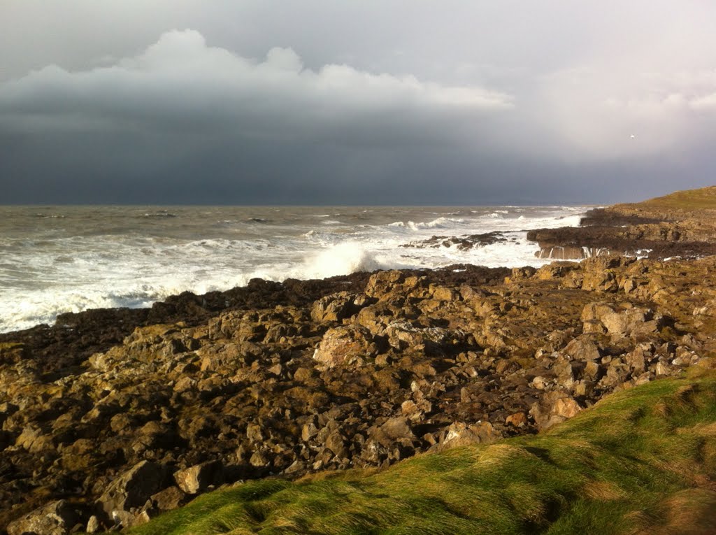 Porthcawl BEACH ROCKS by cowbridgeguide.co.uk