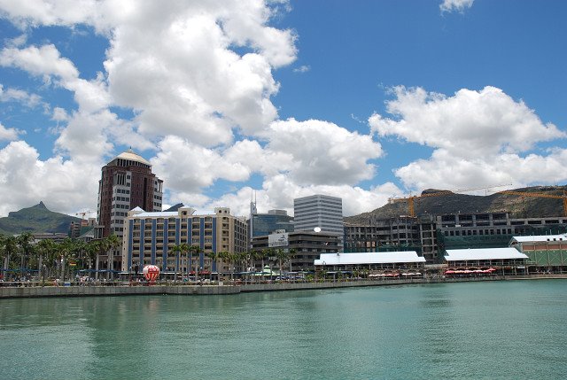 Port Louis (île Maurice) by Gwenaël LORIETTE