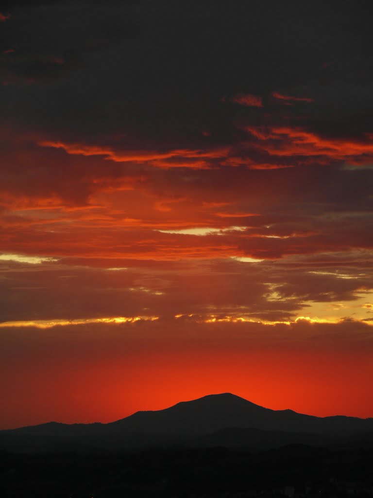 Esnaur al amanecer visto desde Guadalupe by Francisco Beltran de Heredia