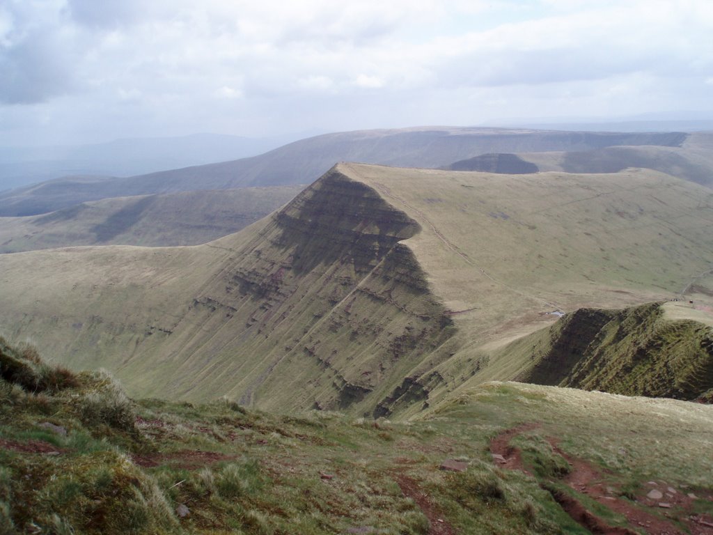 Cribyn from Pen y Fan by KevinWillis