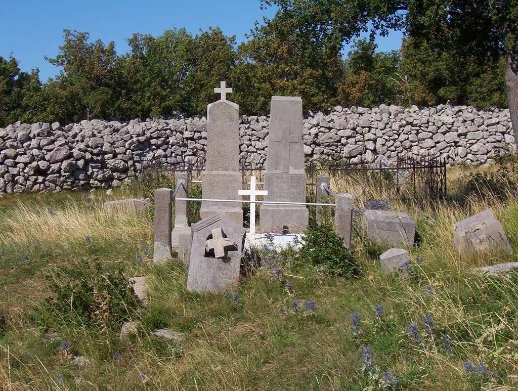 Circular Cemetery ruins Ledenice by Sergio Furore