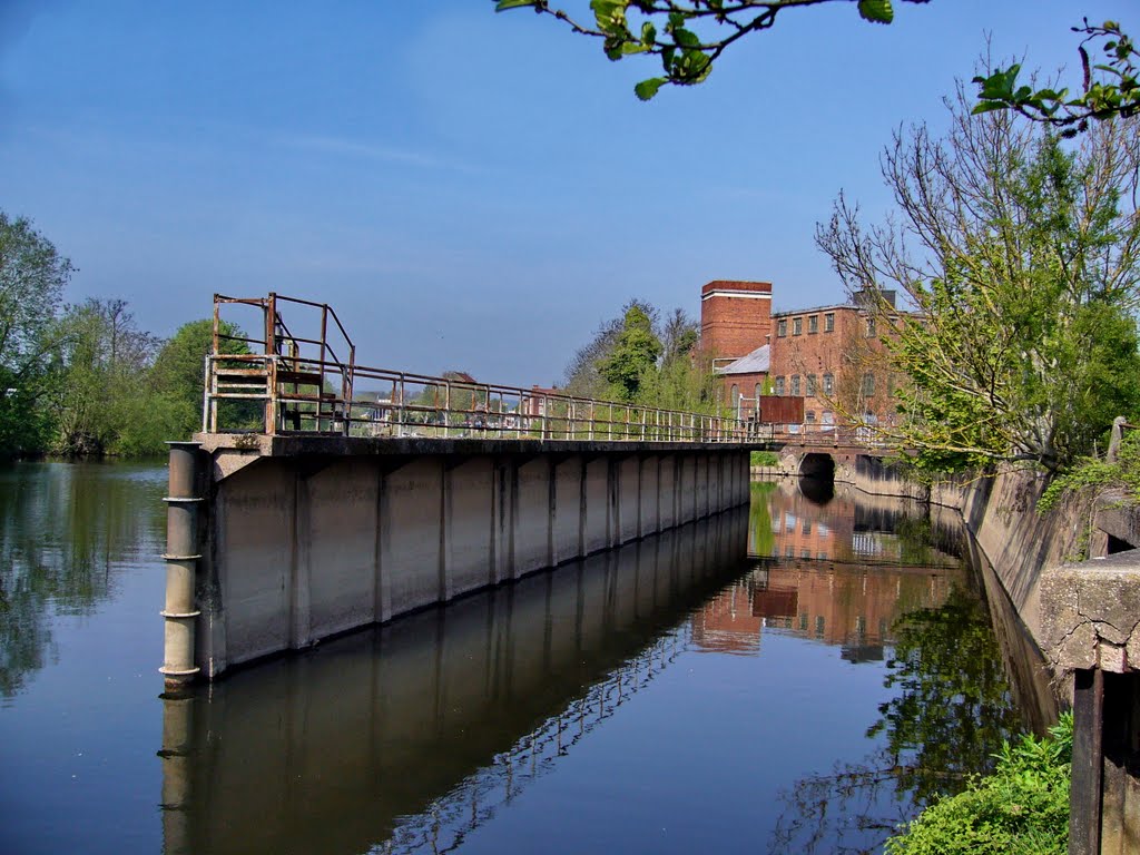 Stourport on Severn by Yanat