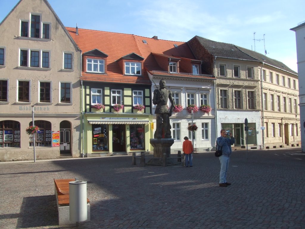 Perleberg, Statue "Der Roland" by Robert Krakow