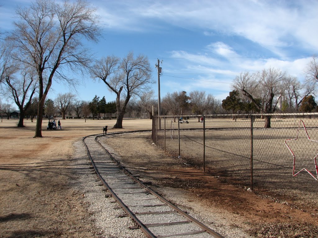 Kingfisher Park Train tracks by robawalker