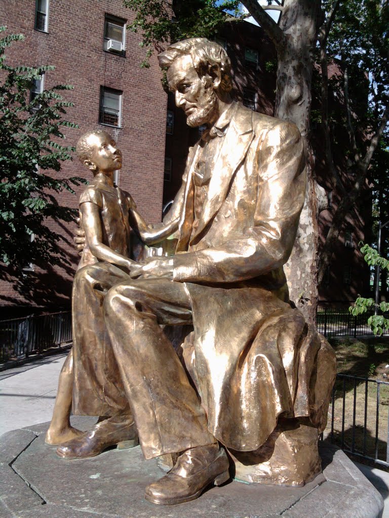 HARLEM - LINCOLN HOUSES NEW YORK CITY HOUSING AUTHORITY NYCHA LINCOLN STATUE by KC2SCB