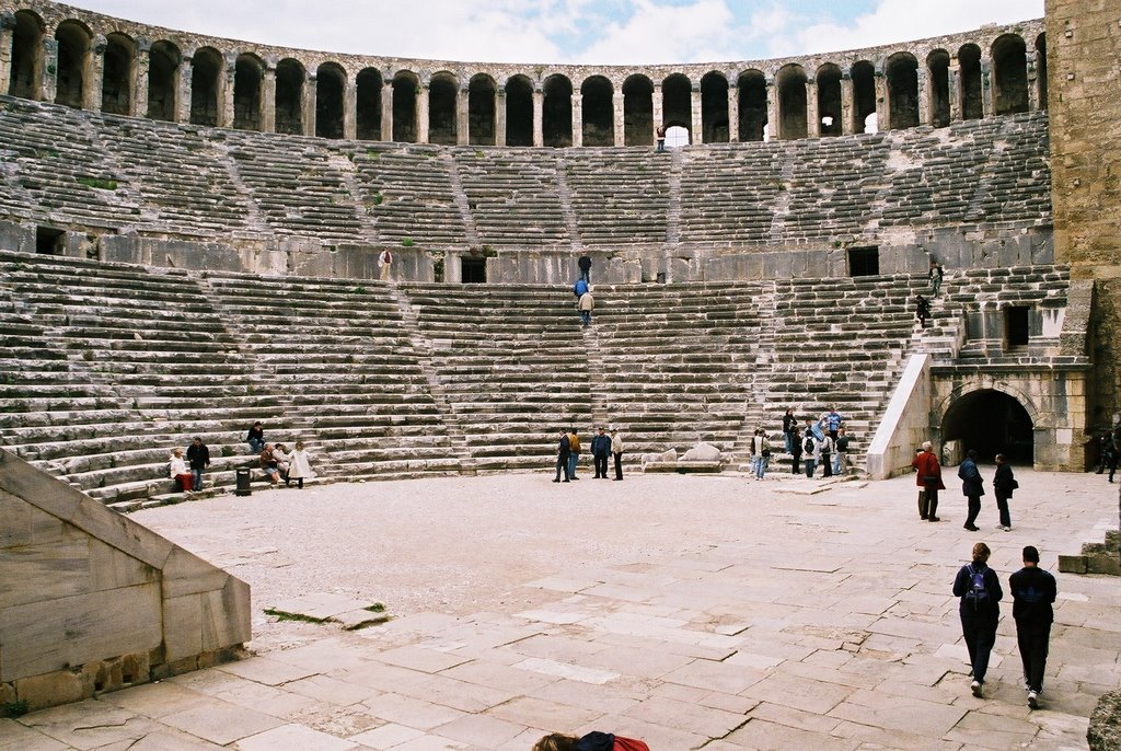 Geier 2003 in Aspendos by GeierLeo