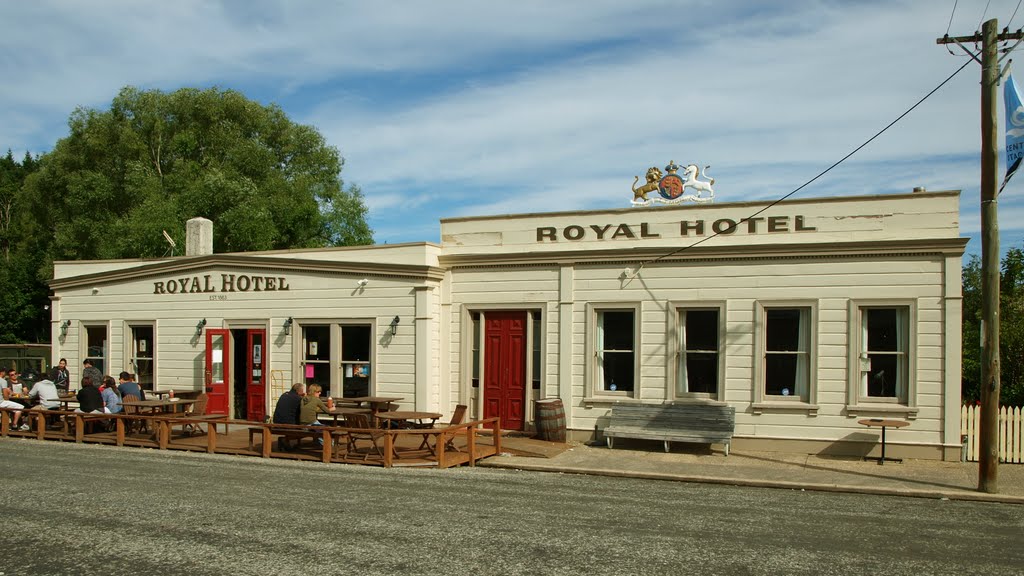 Royal Hotel, Naseby by jokertrekker