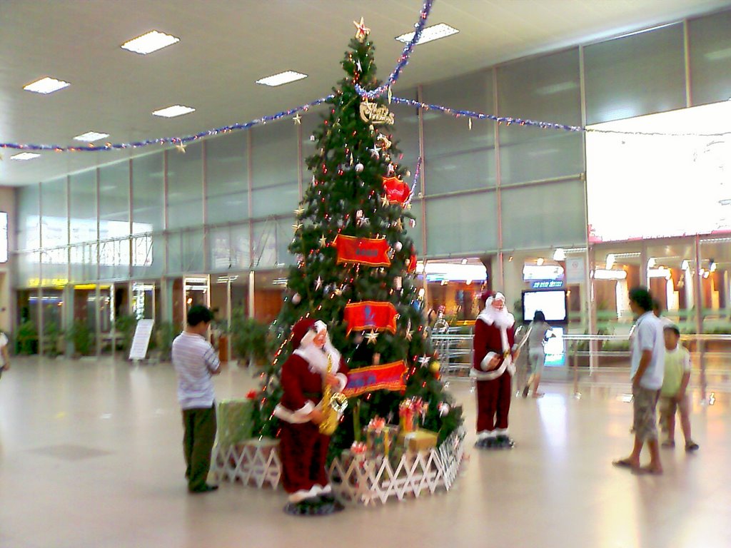 Tan Son Nhat Airport, Ho Chi Minh City by Tấn Thành